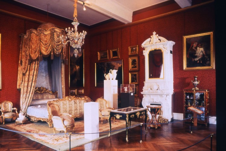 ‘Five Pitchers’, installation in ‘Private View’, Bowes Museum Barnard Castle, 1996