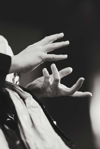 ‘Exploratory Dances for Sculpture & Drawing I’ Cardiff Dance Festival 2019 Commissioned by Chris Ricketts & Ceri Jones Chapter Arts Centre, Cardiff Photo credit: Peter Dareth Evans